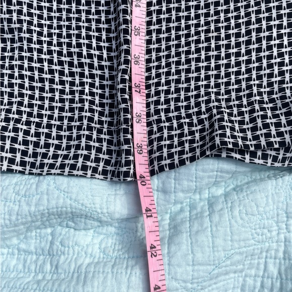 Pretty Patterned Day Dress - Picture 4 of 5